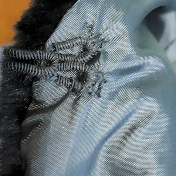 Vintage 70s Black Faux Fur Cape Jacket Women One Size Formal Coat Wrap Winter - Picture 7 of 12